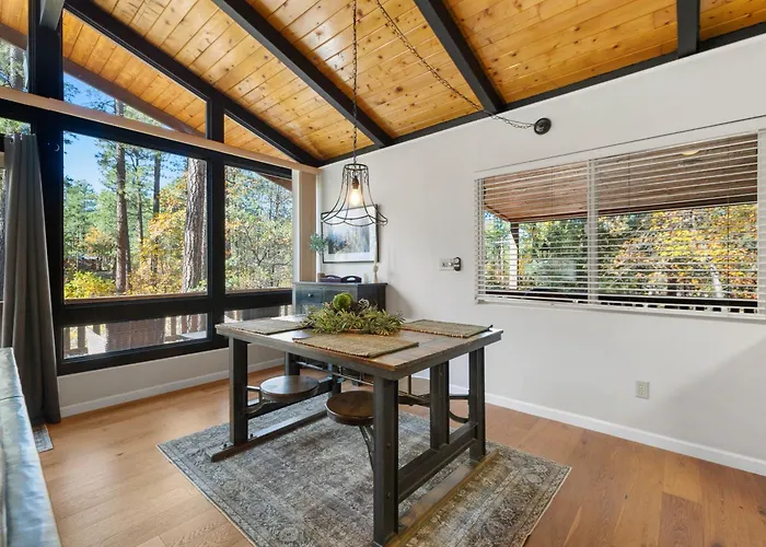 Ponderosa Hideaway 4-br Cabinmtn Viewtrailsbrbq Holiday home